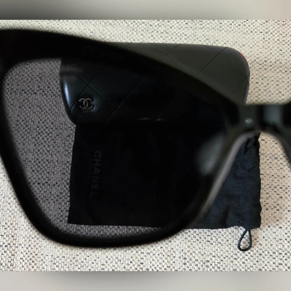 CHANEL CH5271 Women's Black and Chrome Cat Eye Sunglasses Size:OS Made In Italy - Picture 12 of 16